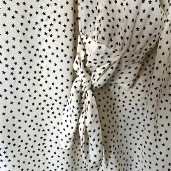 B. Original By Shoe Fly Button Down Top Size Medium Stars Aline Tie Cuffs - Picture 4 of 7